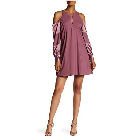 BeaUtiFuL NsR SaTin c0ulD sh0ulDer drEsS - Picture 4 of 10